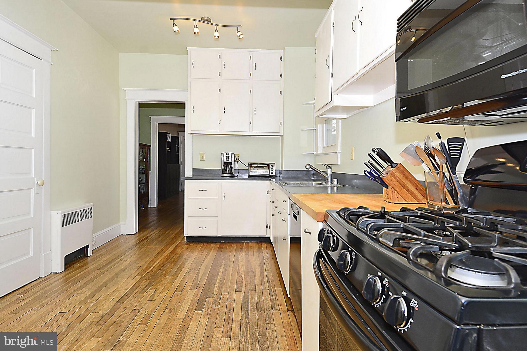 721 Boundary Avenue Silver Spring, MD 20910 - Photo 6 of 26 Kitchen