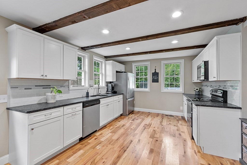 515 West Townsend Road Lunenburg, MA 01462 - Photo 25 of 41