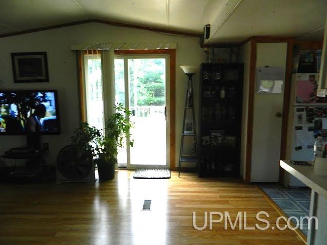 5487 J 5 Escanaba, MI 49829 - Photo 13 of 20