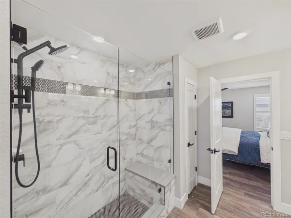 a en suite bathroom with a shower