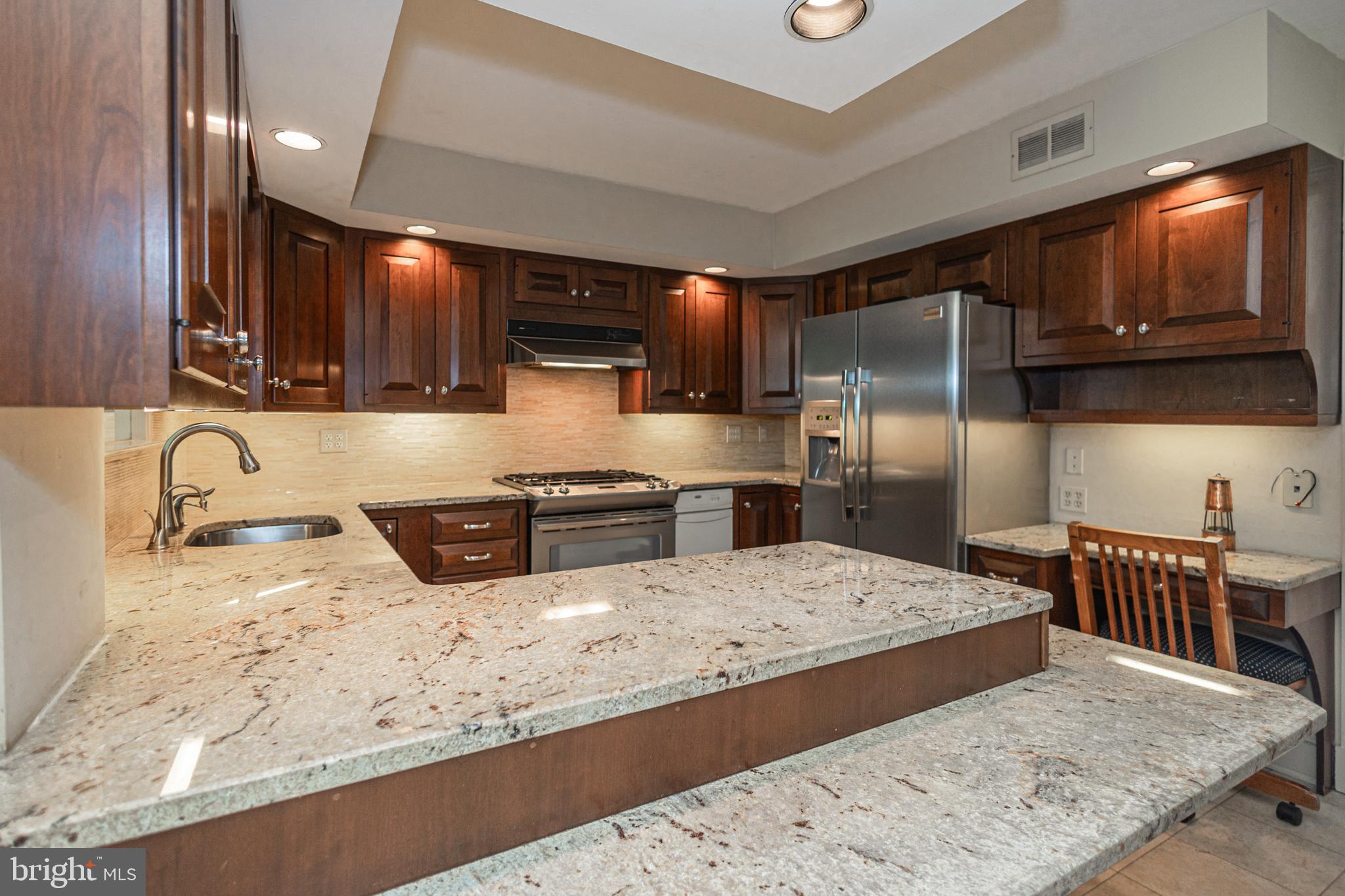 7 Effingham Road Yardley, PA 19067 - Photo 18 of 47 Granite Countertops