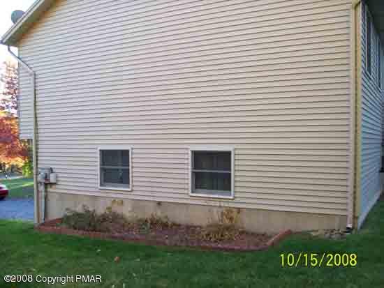 11 West Valley Road Kunkletown, PA 18058 - Photo 4 of 20 Right Side