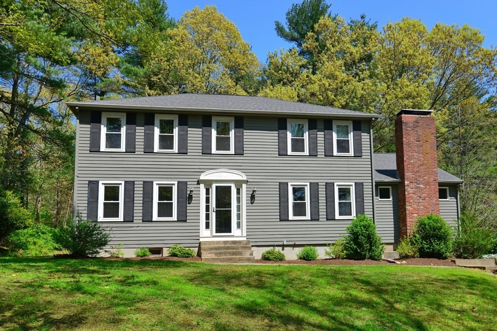 13 Robin Road Norfolk, MA 02056 - Photo 1 of 38 Gallery Image 1