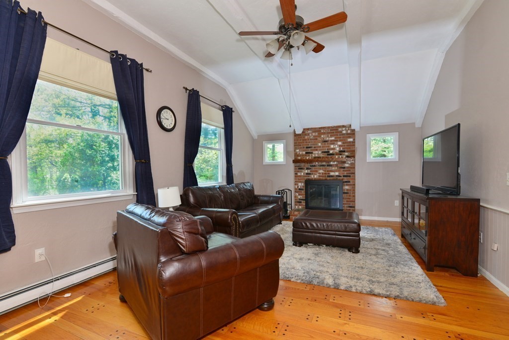 13 Robin Road Norfolk, MA 02056 - Photo 18 of 38 Gallery Image 18