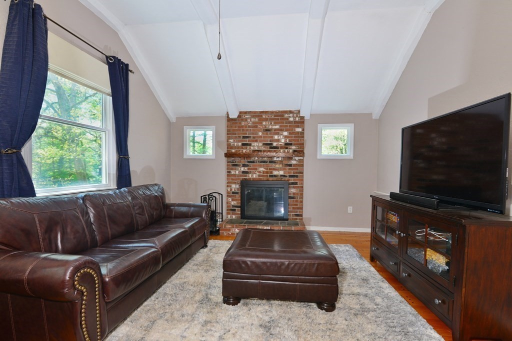 13 Robin Road Norfolk, MA 02056 - Photo 19 of 38 Gallery Image 19