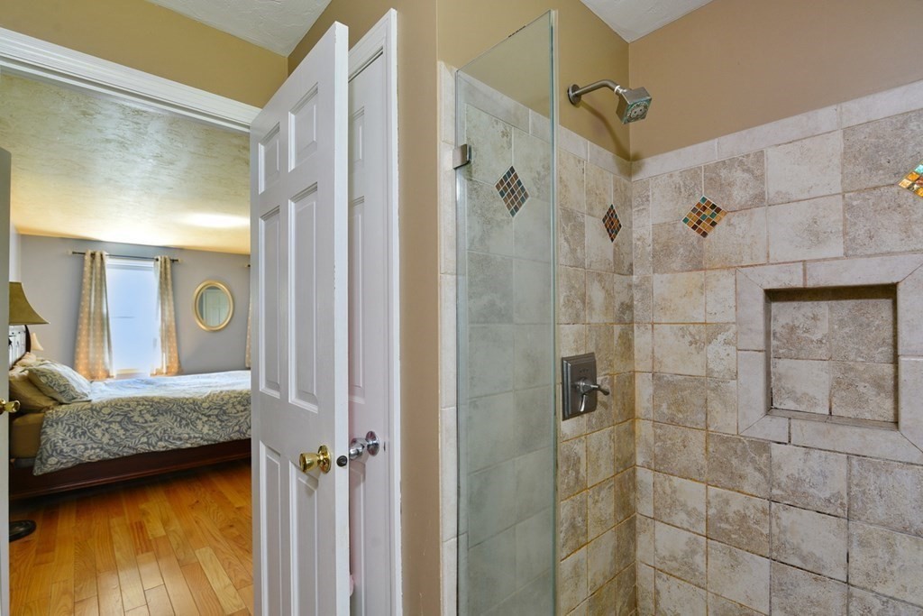 13 Robin Road Norfolk, MA 02056 - Photo 32 of 38 Gallery Image 32