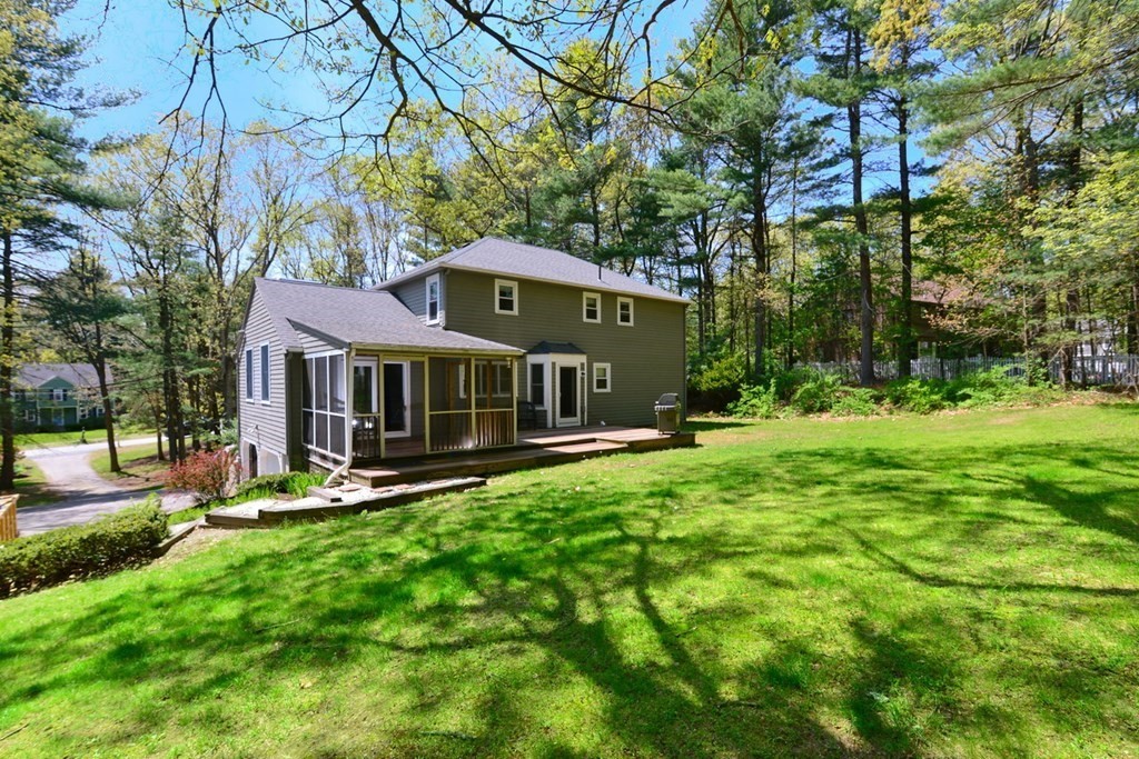 13 Robin Road Norfolk, MA 02056 - Photo 4 of 38 Gallery Image 4