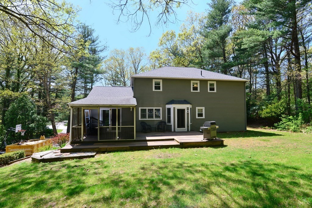 13 Robin Road Norfolk, MA 02056 - Photo 5 of 38 Gallery Image 5