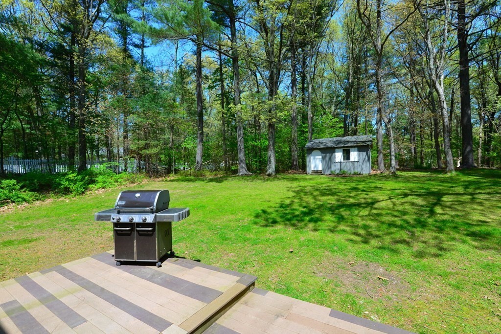 13 Robin Road Norfolk, MA 02056 - Photo 7 of 38 Gallery Image 7
