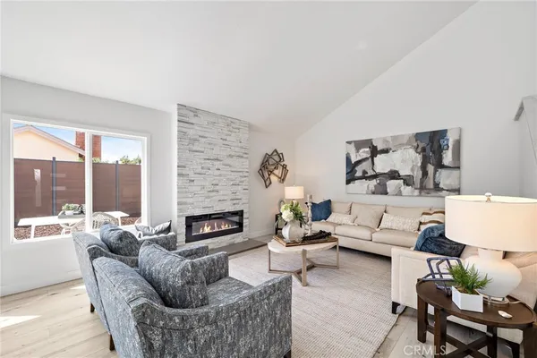 $6,500 | 39 Cape Cod, Irvine, CA 92620