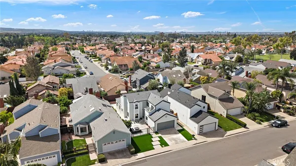 $6,500 | 39 Cape Cod, Irvine, CA 92620