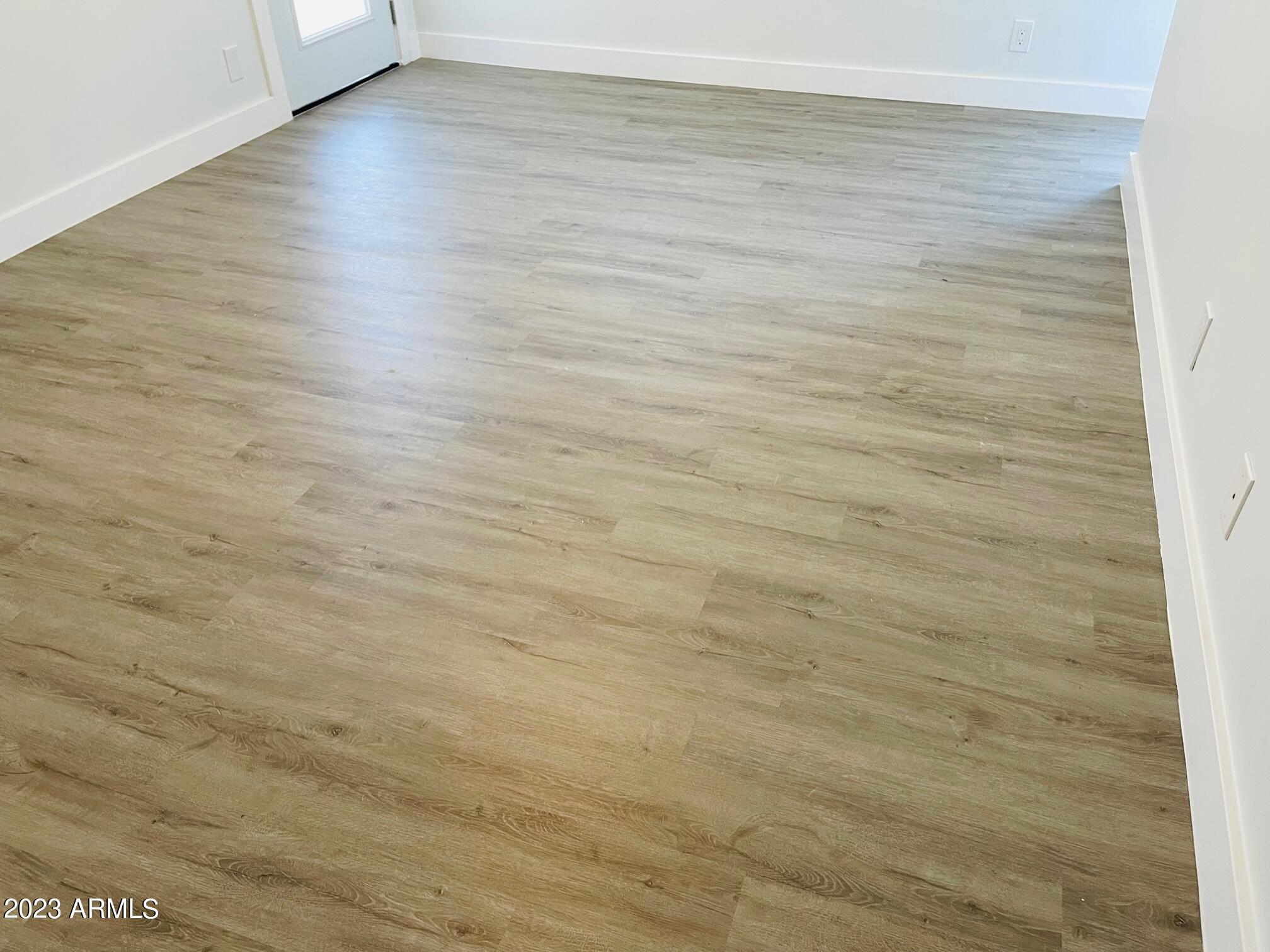 6233 North 13th Place, Unit 1 Phoenix, AZ 85014 - Photo 18 of 20 a bathroom with a shower