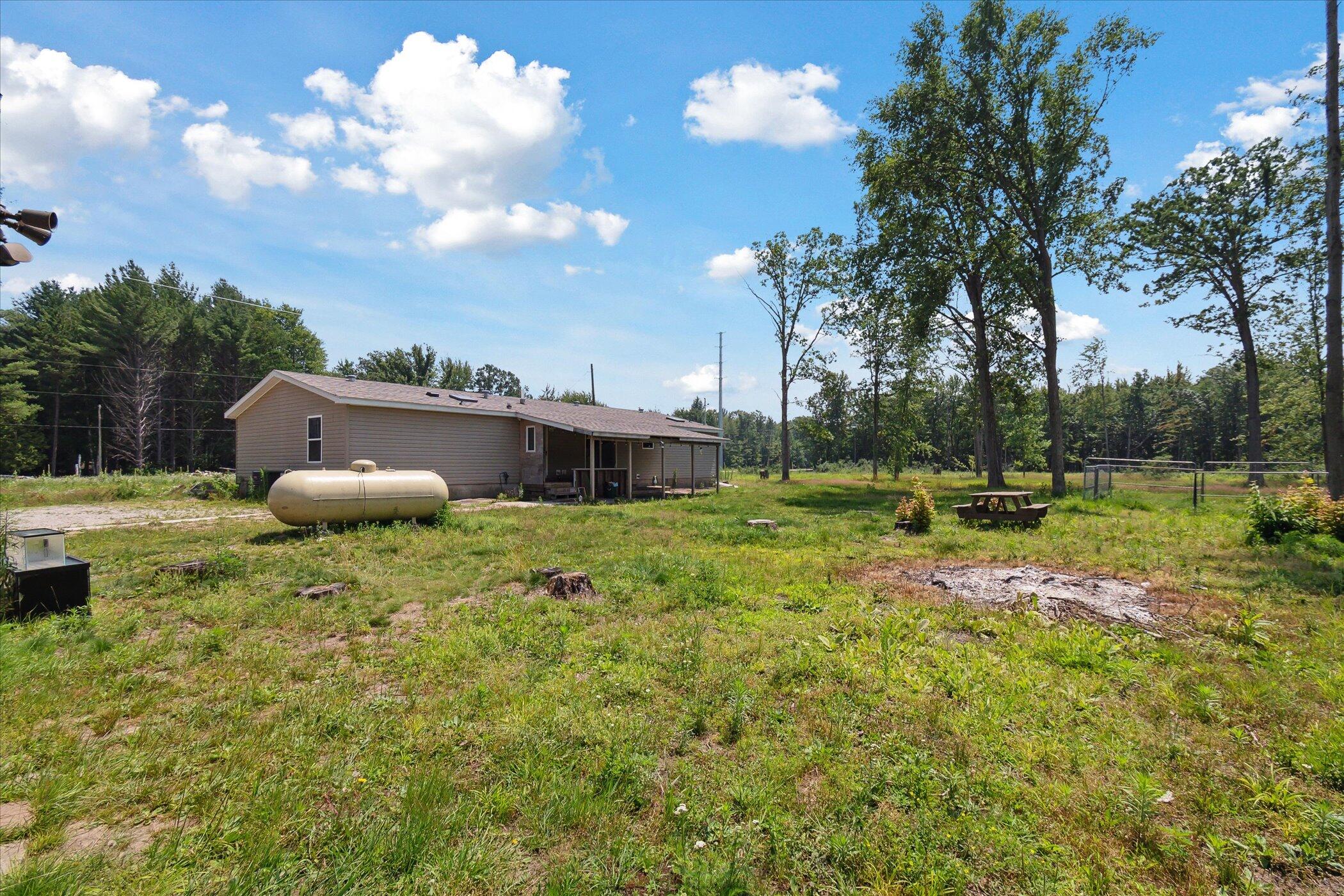 939 North Coleman Road Shepherd, MI 48883 - Photo 26 of 38 26-939-N-Coleman-Rd-Shepherd-MI-48883-Wi
