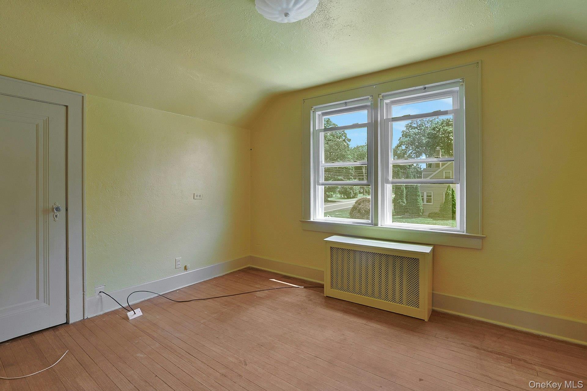333 South Middletown Road Nanuet, NY 10954 - Photo 20 of 22 an empty room with windows