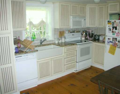 26 Perry Street Newport, RI 02840 - Photo 2 of 8 Kitchen.