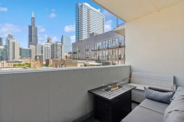 $669,000 | 125 South Green Street, Unit 503A, Chicago, IL 60607