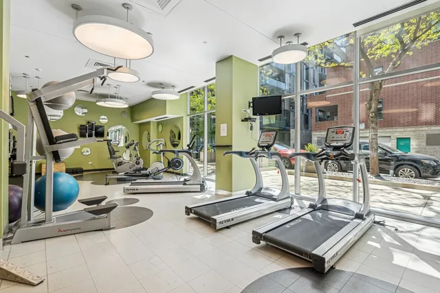 $669,000 | 125 South Green Street, Unit 503A, Chicago, IL 60607