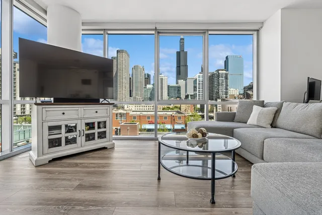 $669,000 | 125 South Green Street, Unit 503A, Chicago, IL 60607