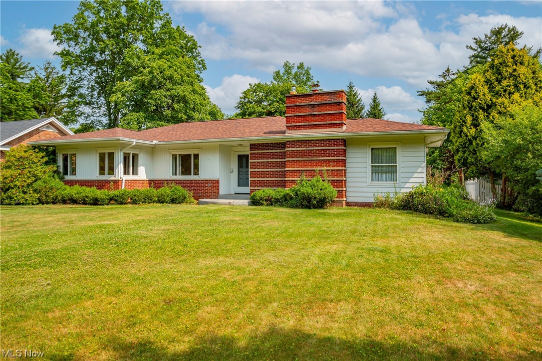843 Mentor Road Akron, OH 44303 - Photo 3 of 33