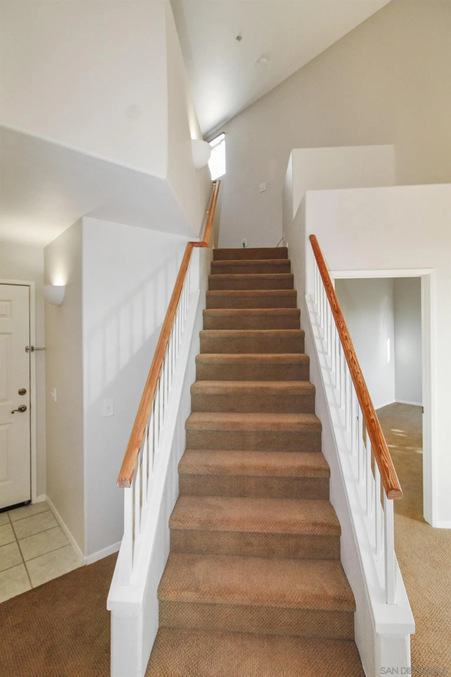 11175 Affinity Court, Unit 45 San Diego, CA 92131 - Photo 15 of 36 a view of entryway