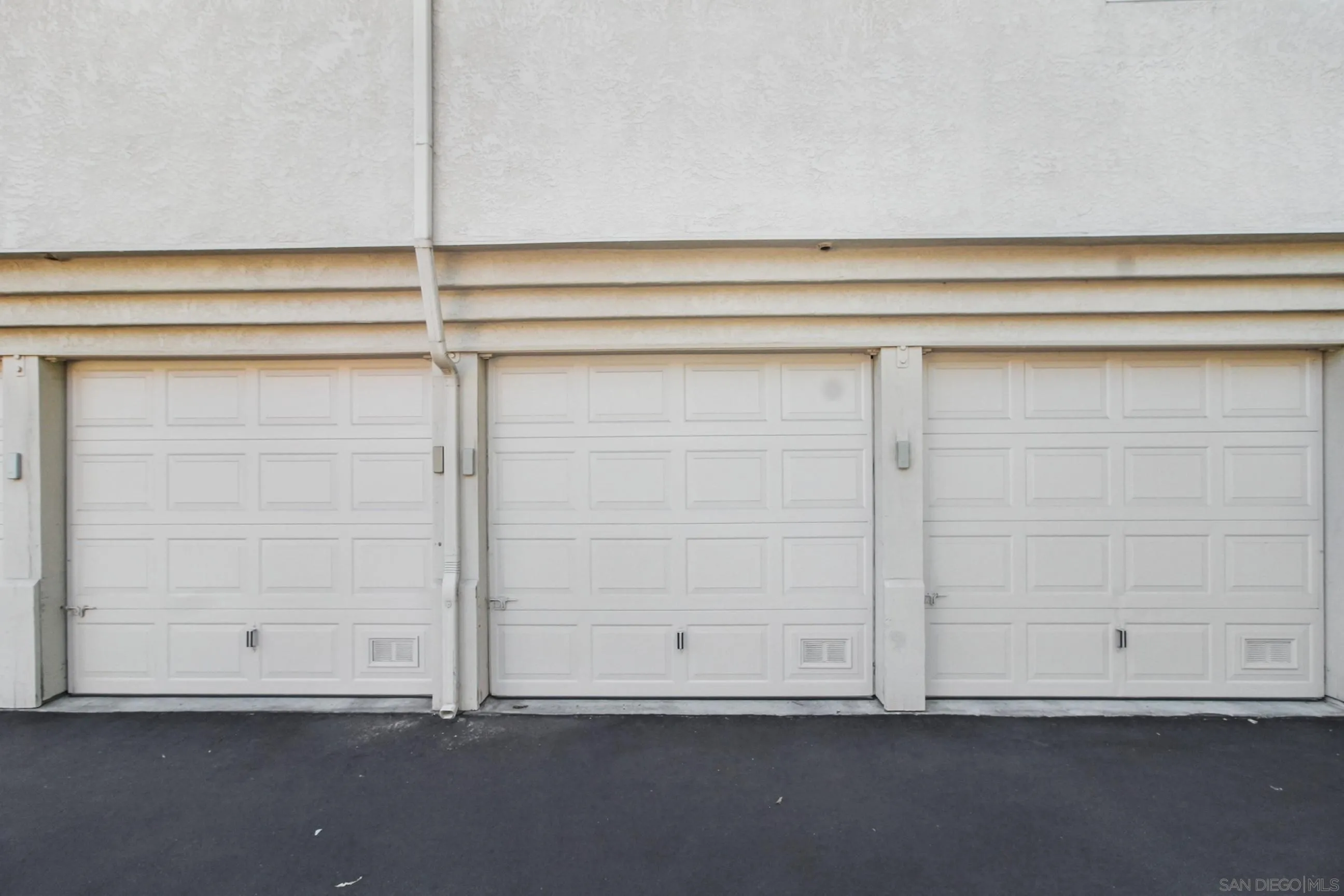 11175 Affinity Court, Unit 45 San Diego, CA 92131 - Photo 31 of 36 a view of room with window