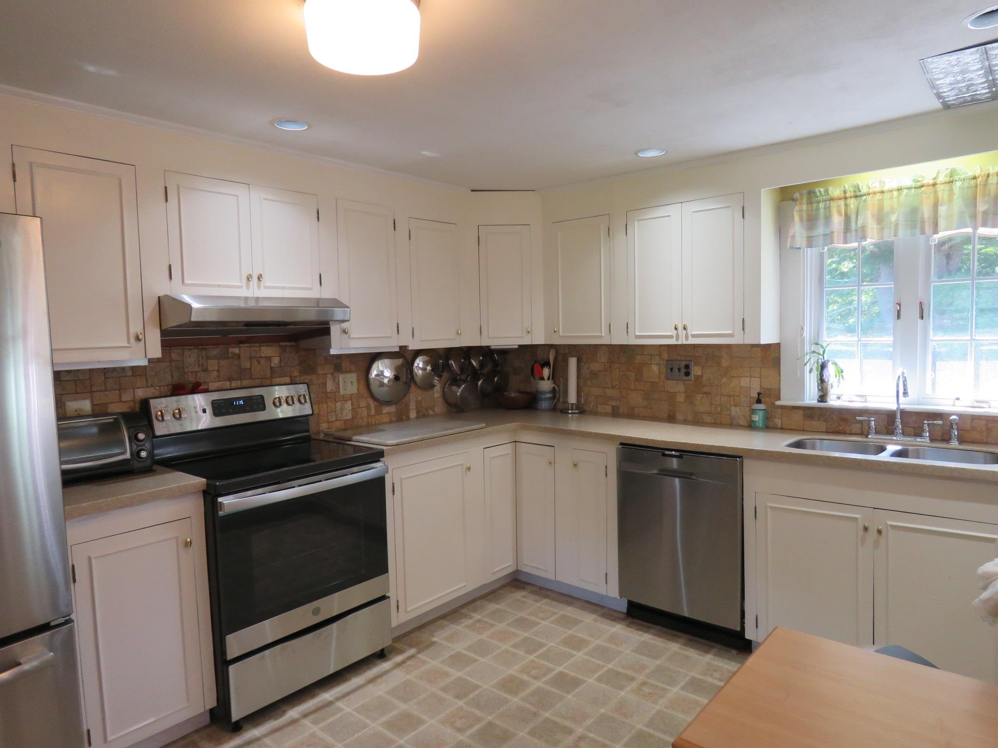 426 Middle Road Brentwood, NH 03833 - Photo 5 of 40 Gallery Image 5