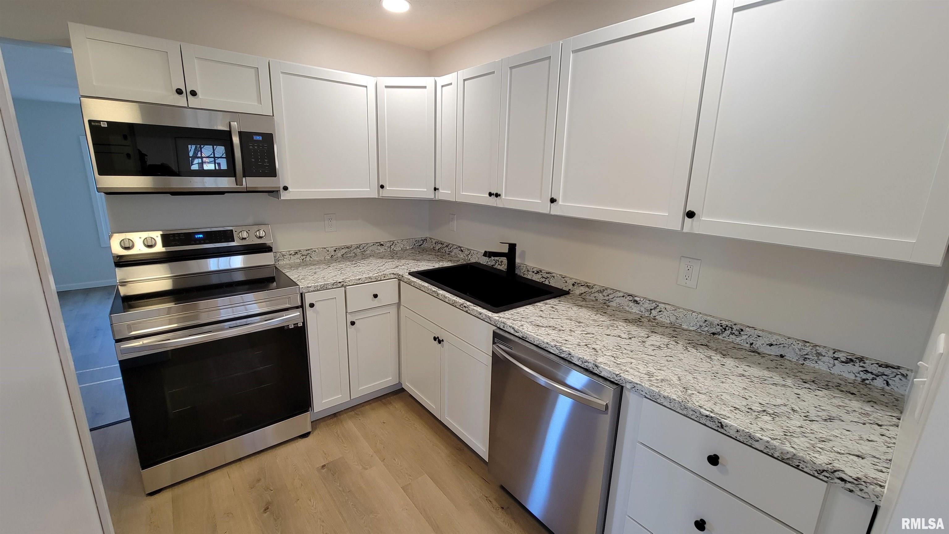 3212 Sherman Street Springfield, IL 62703 - Photo 3 of 23 Gallery Image 3