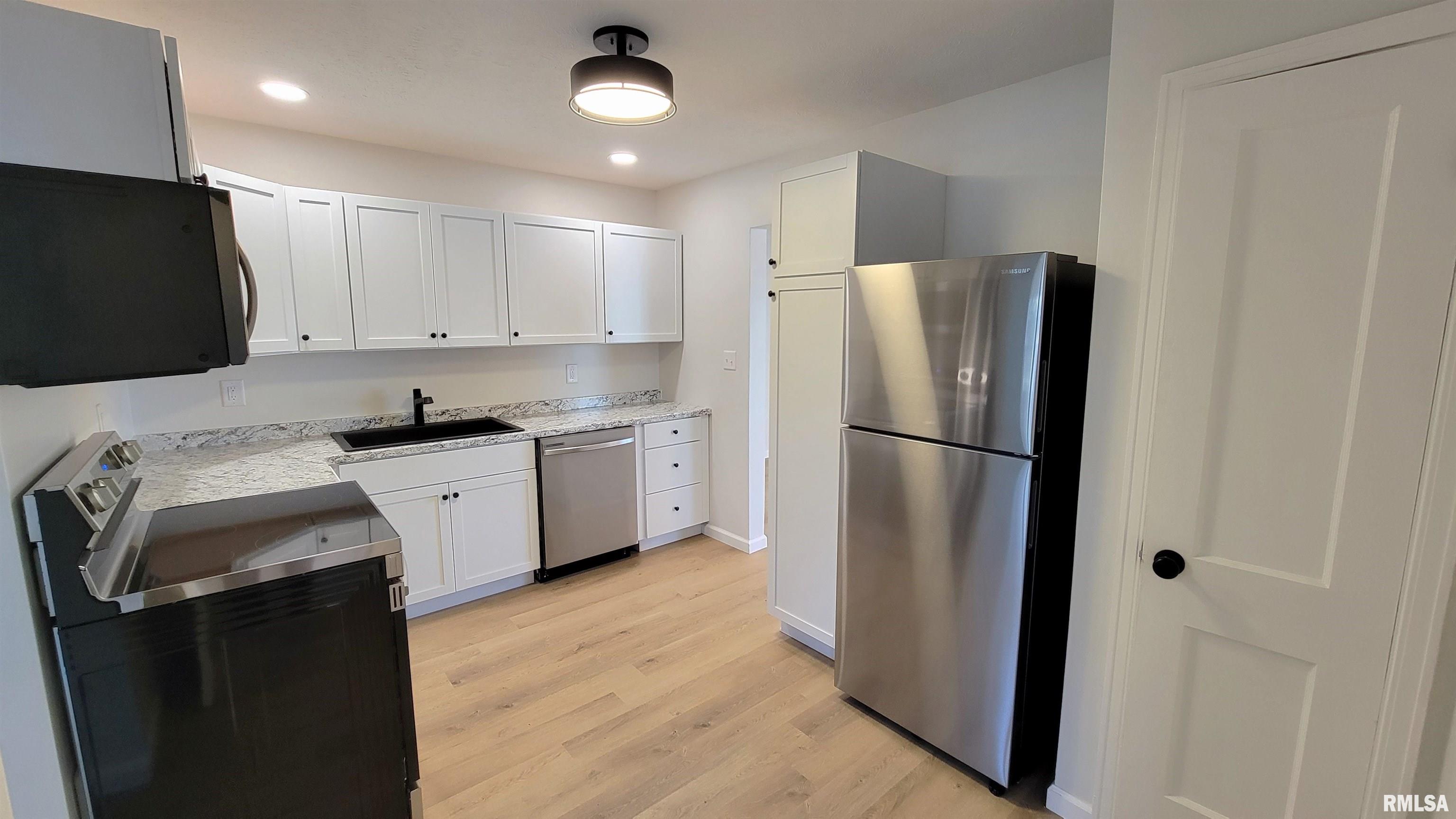 3212 Sherman Street Springfield, IL 62703 - Photo 4 of 23 Gallery Image 4
