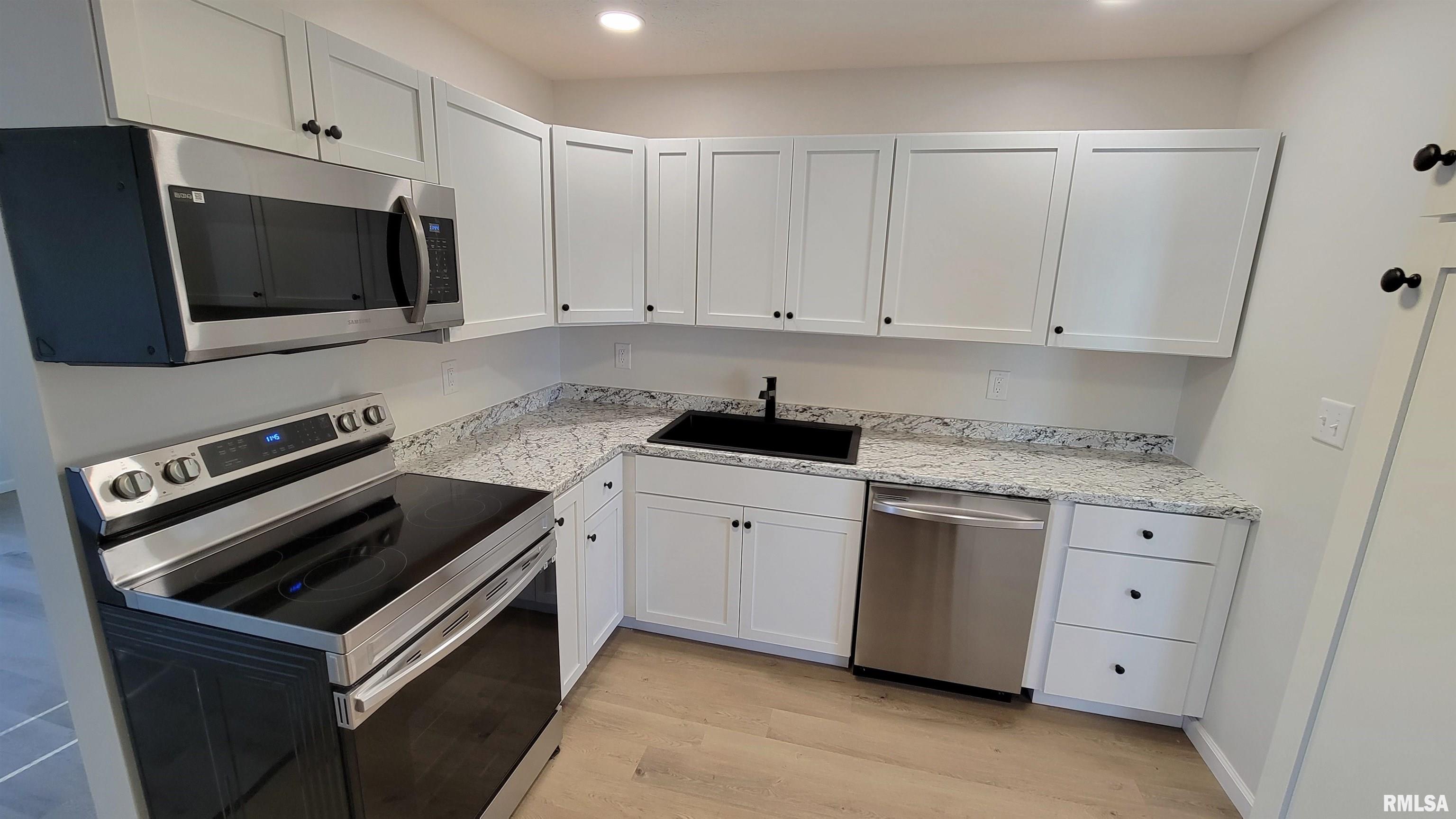 3212 Sherman Street Springfield, IL 62703 - Photo 7 of 23 Gallery Image 7