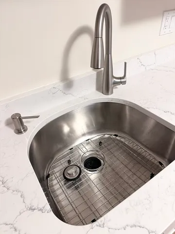 $689,000 | 11 Cogswell Avenue, Unit 13, Cambridge, MA 02140