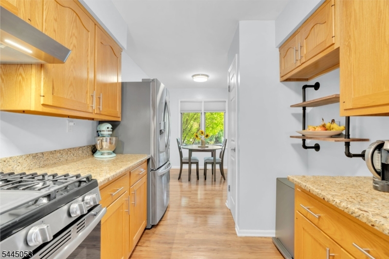 66 Bond Street Bridgewater, NJ 08807 - Photo 15 of 47