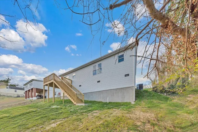 a house view with a outdoor space