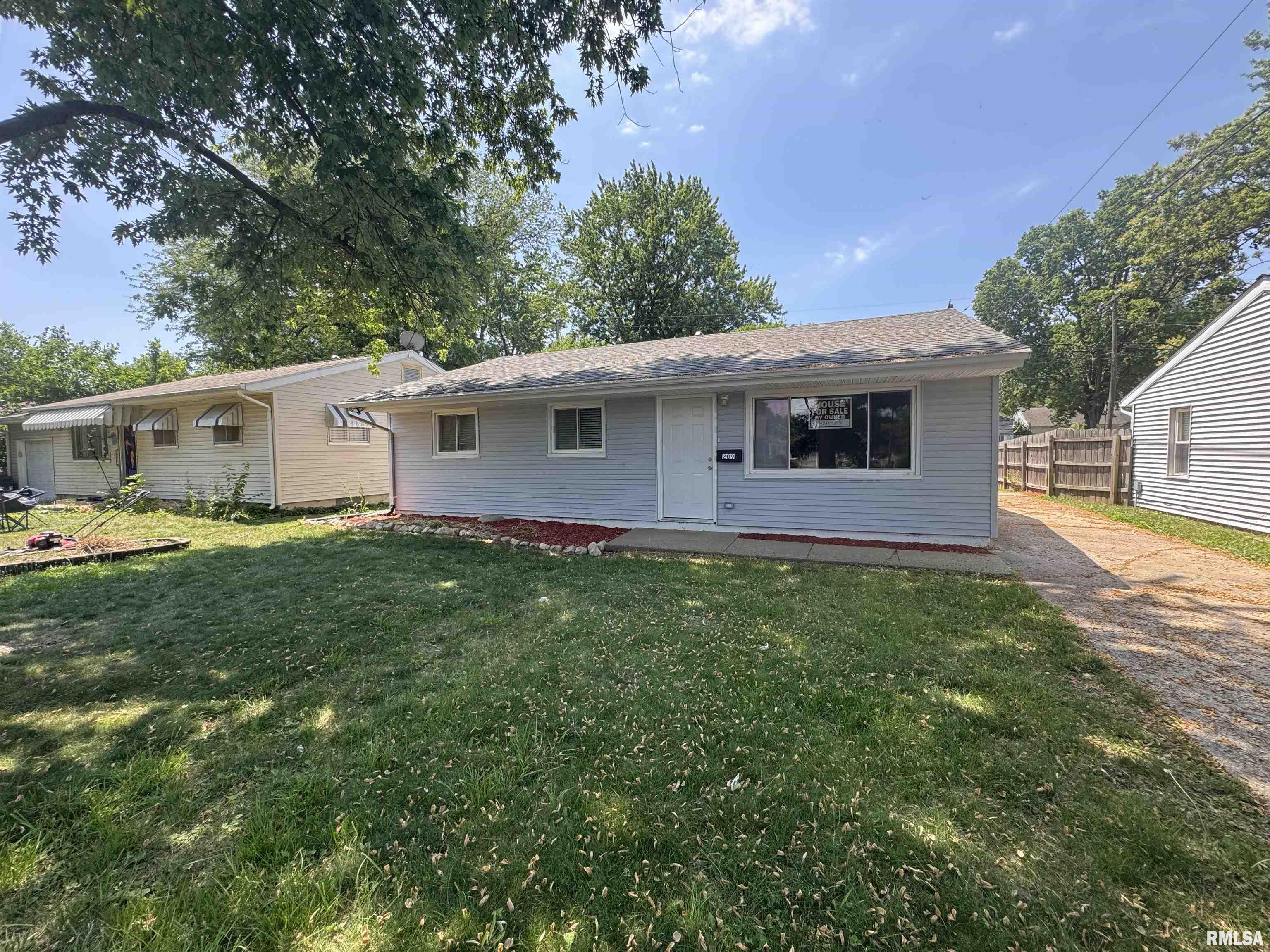 209 Capri Street Pekin, IL 61554 - Photo 1 of 36