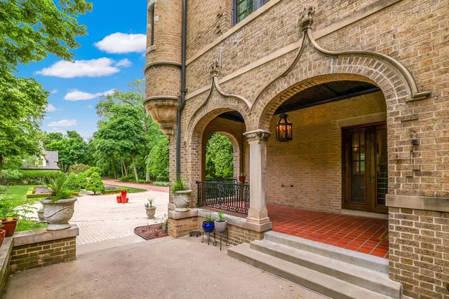 $4,200,000 | 3266 North Lake Drive, Milwaukee, WI 53211