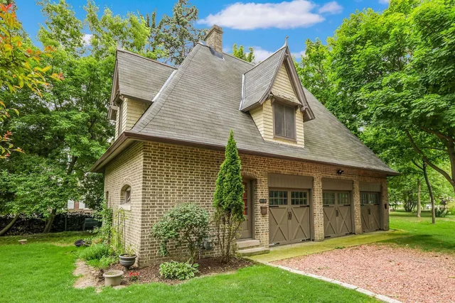 $4,200,000 | 3266 North Lake Drive, Milwaukee, WI 53211