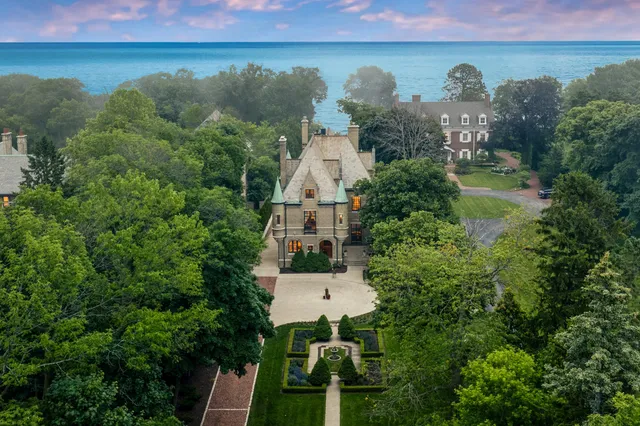 $4,200,000 | 3266 North Lake Drive, Milwaukee, WI 53211