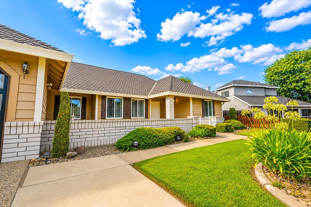 2233 Cheyenne Way Modesto, CA 95356 - Photo 10 of 41 Gallery Image 10