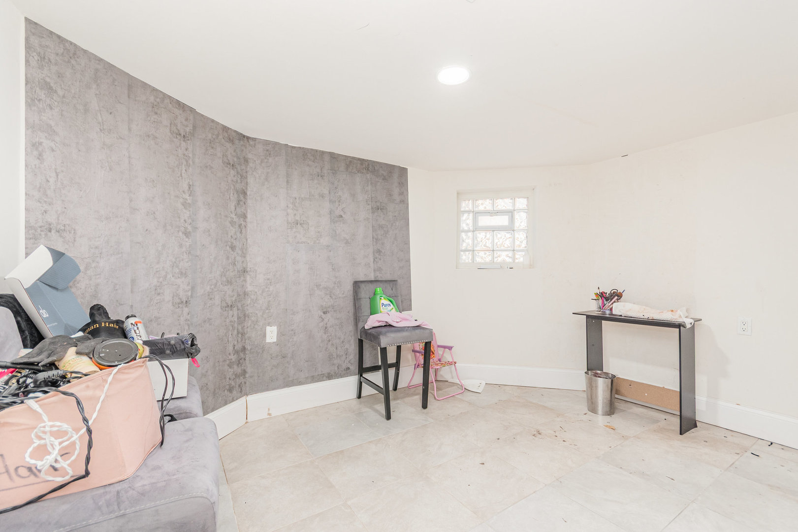 1250 North Monitor Avenue Chicago, IL 60651 - Photo 18 of 28 a living room with furniture