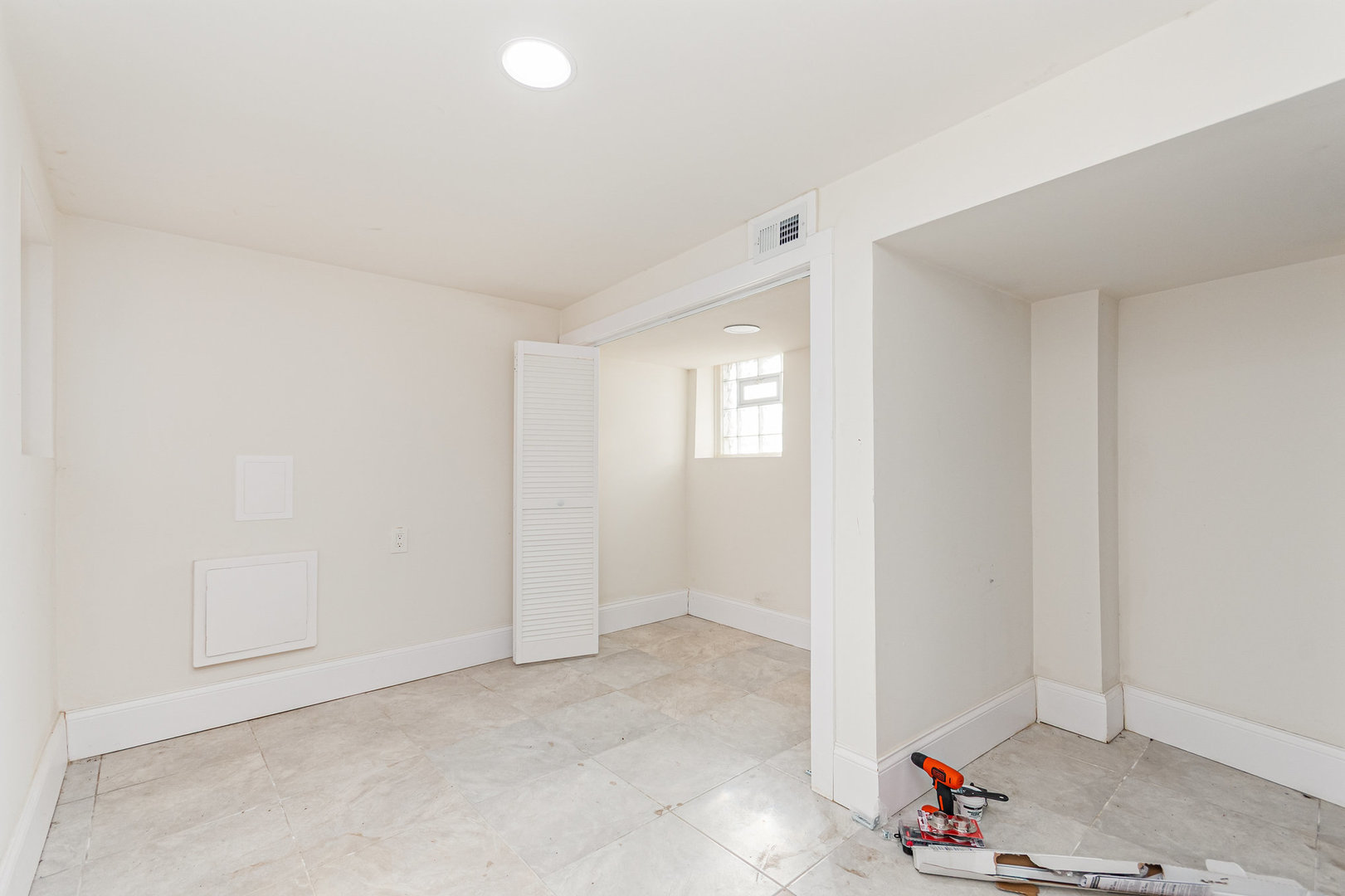 1250 North Monitor Avenue Chicago, IL 60651 - Photo 19 of 28 a view of an empty room