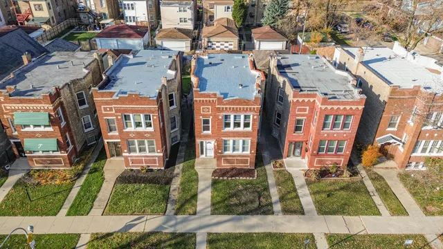$442,000 | 1250 North Monitor Avenue, Chicago, IL 60651