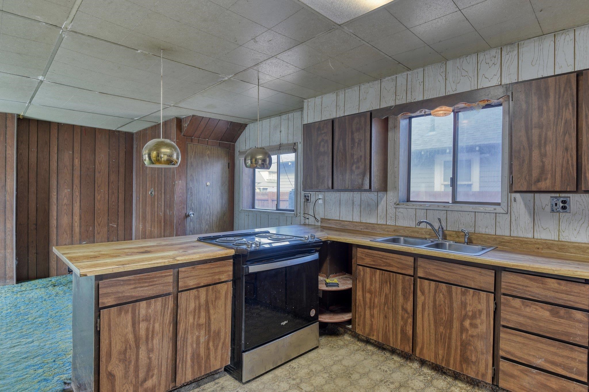 2121 West Sharp Avenue Spokane, WA 99201 - Photo 11 of 33