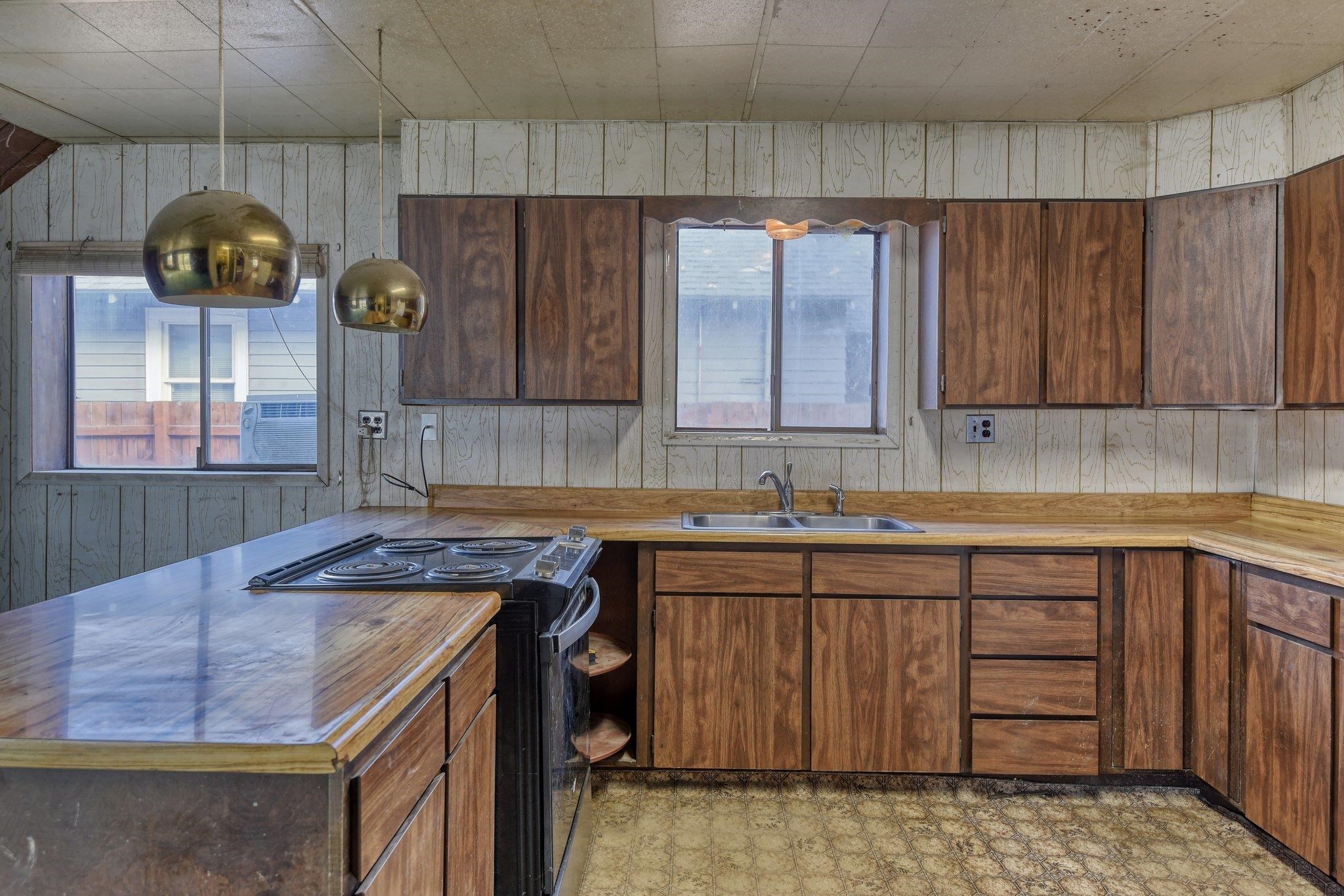 2121 West Sharp Avenue Spokane, WA 99201 - Photo 12 of 33