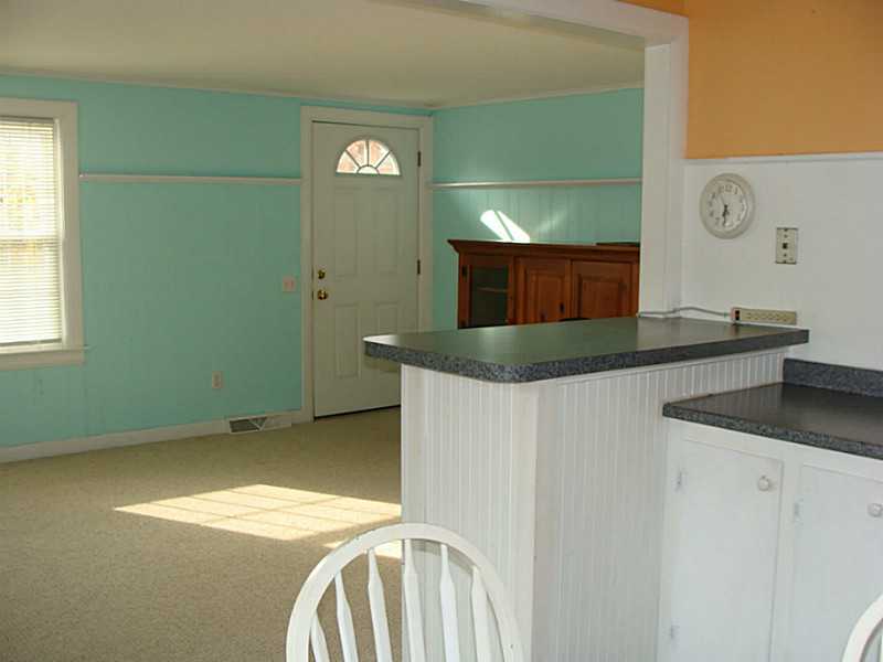 284 Mautucket Road South Kingstown, RI 02879 - Photo 4 of 12 Living Room.