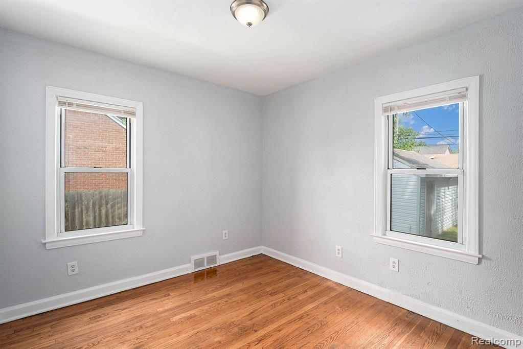22614 Virginia Avenue Eastpointe, MI 48021 - Photo 12 of 18