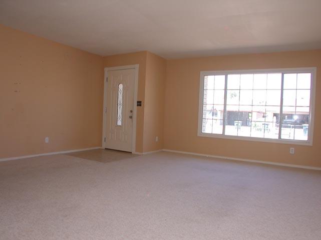 4111 East Apollo Road Phoenix, AZ 85042 - Photo 2 of 9 LR