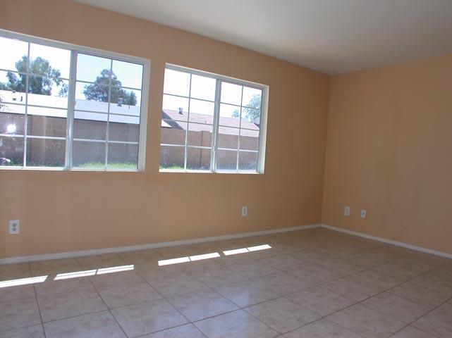4111 East Apollo Road Phoenix, AZ 85042 - Photo 3 of 9 FR1