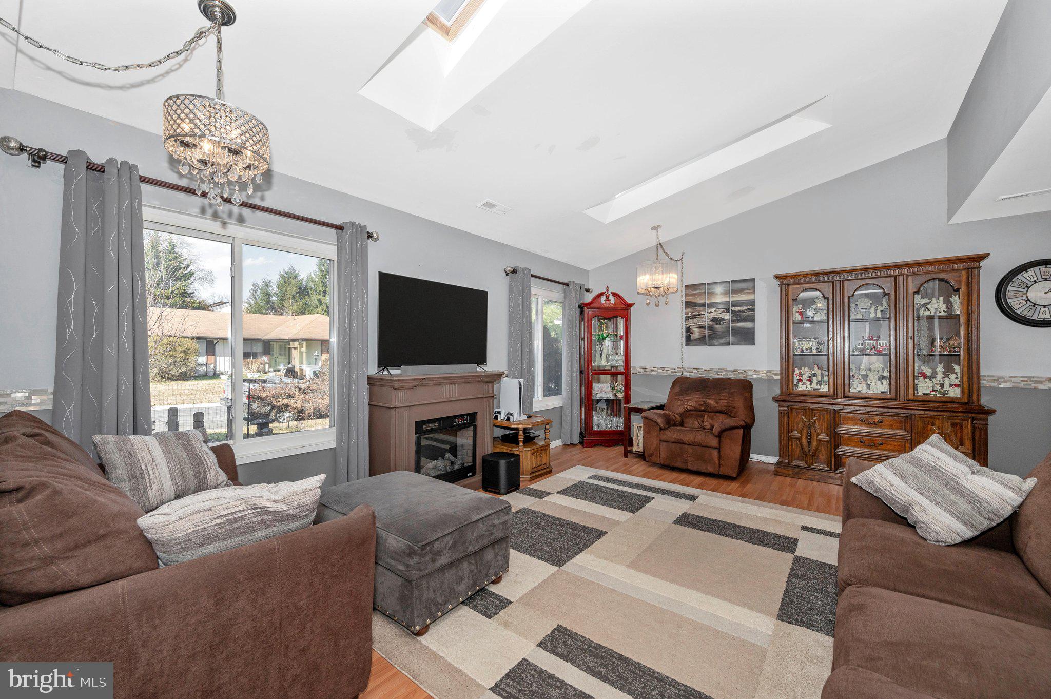 14929 Hydrus Road Silver Spring, MD 20906 - Photo 15 of 42 Living Room