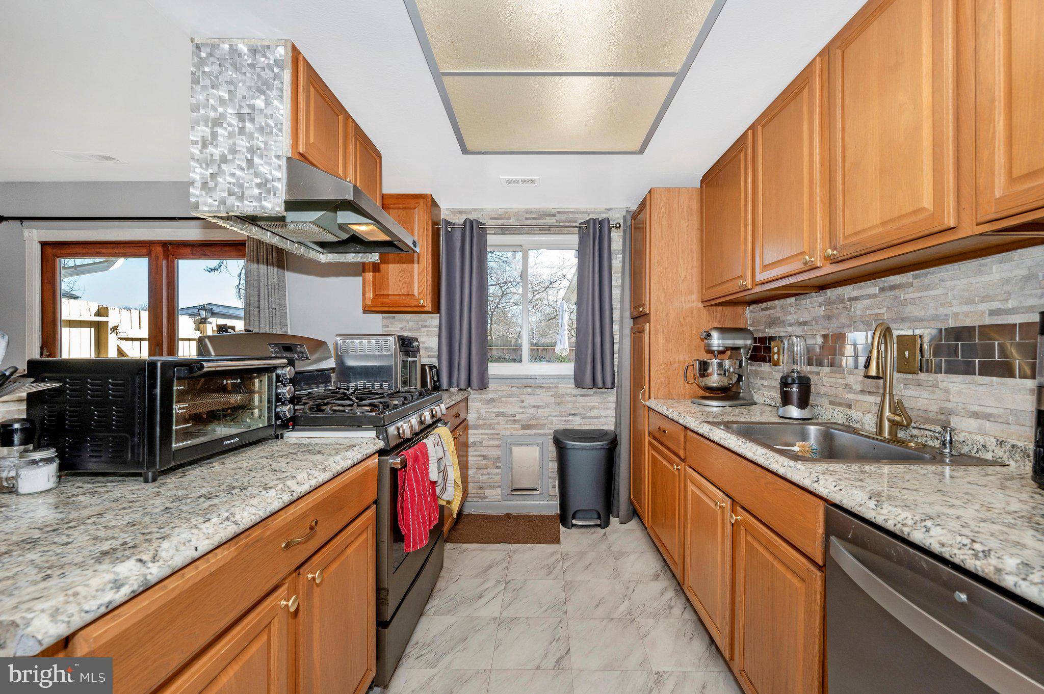 14929 Hydrus Road Silver Spring, MD 20906 - Photo 19 of 42 Kitchen
