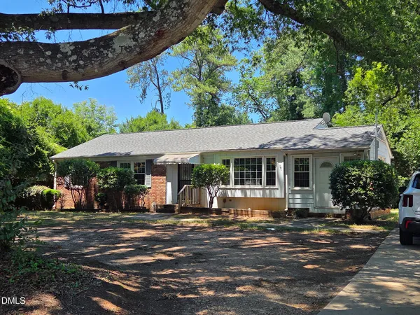 $1,995 | 3428 Wade Avenue, Raleigh, NC 27607