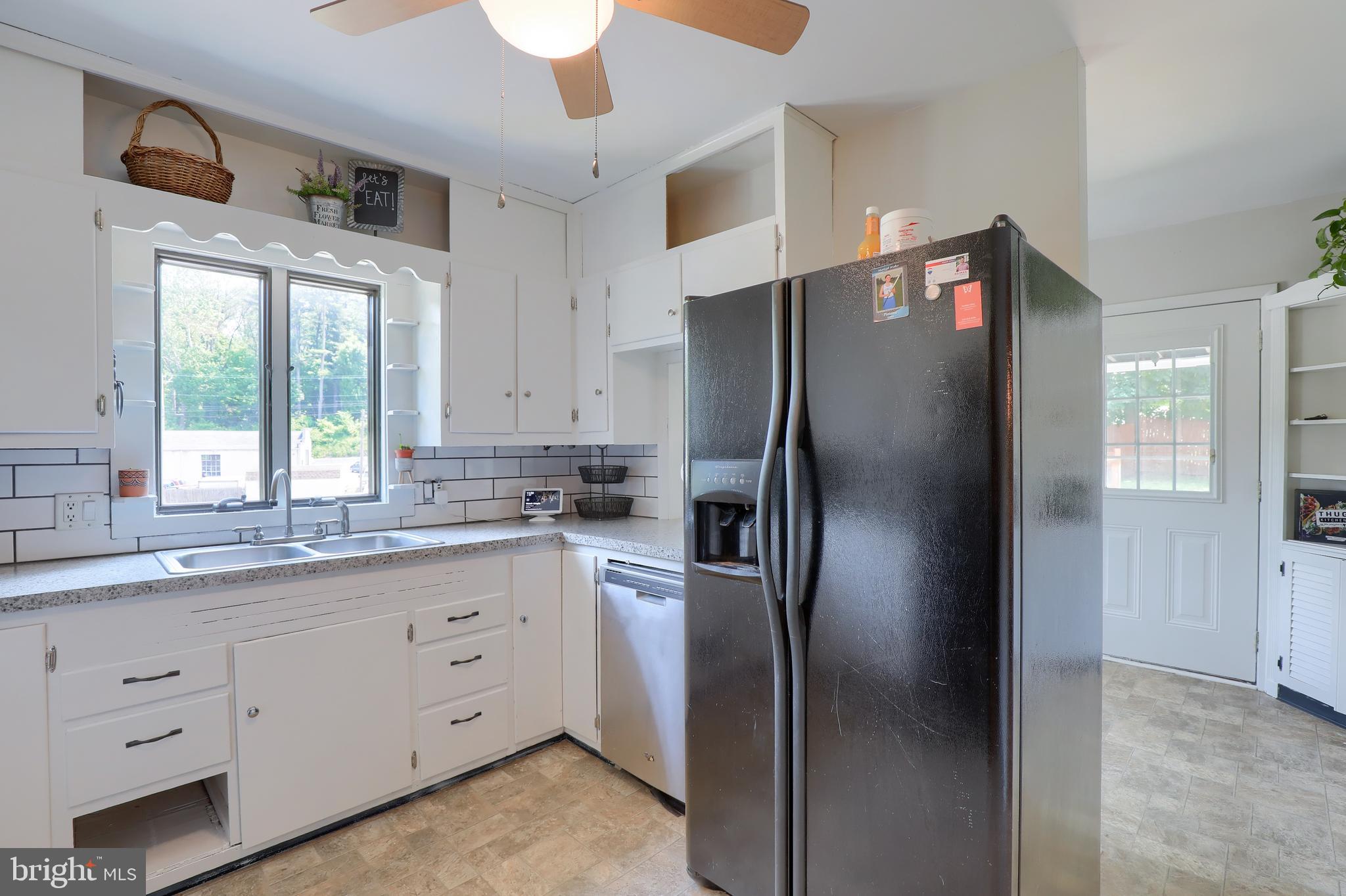 2173 Hollinger Road Lancaster, PA 17602 - Photo 11 of 40 Gallery Image 11